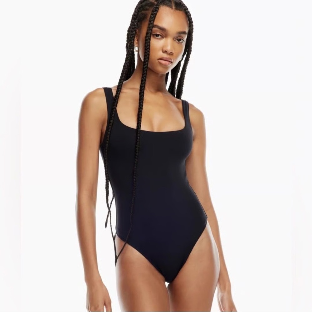 Aritzia Contour Babaton Square Neck Tank Bodysuit